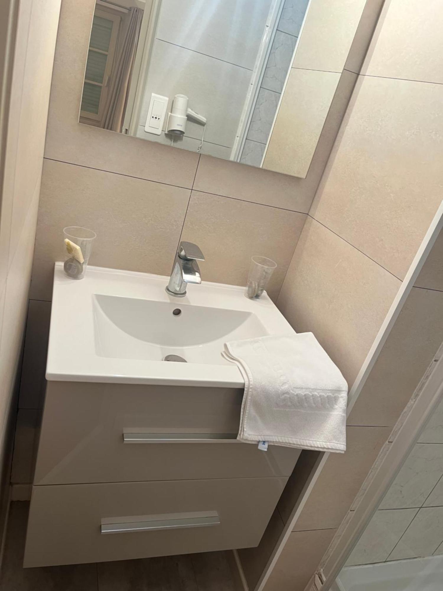 Hotel Le Roosevelt Givet Kültér fotó