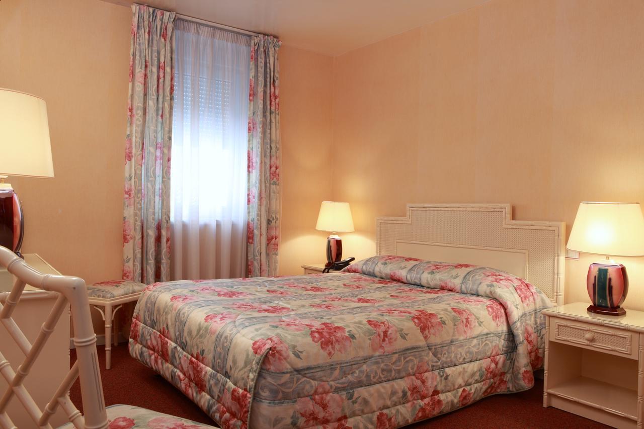 Hotel Le Roosevelt Givet Kültér fotó